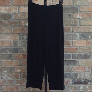 Chico's Travelers Black Capris Pants 8/10